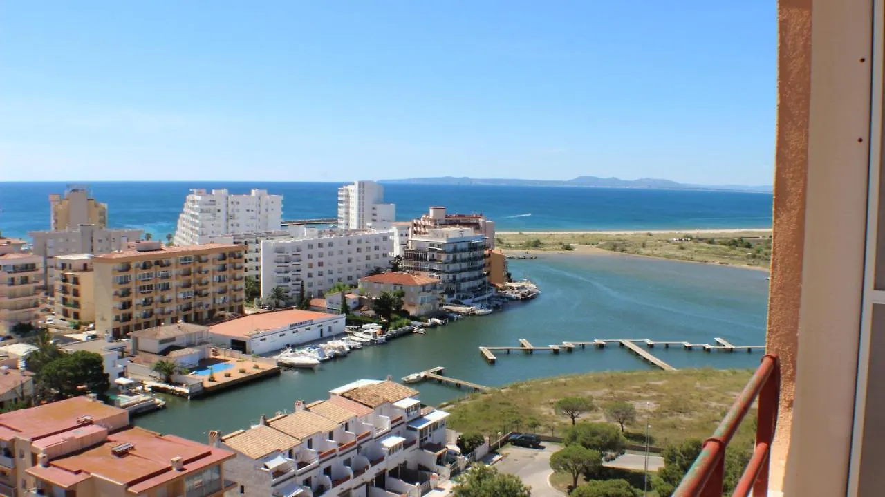 Isla De Roses 1-24 Apartment