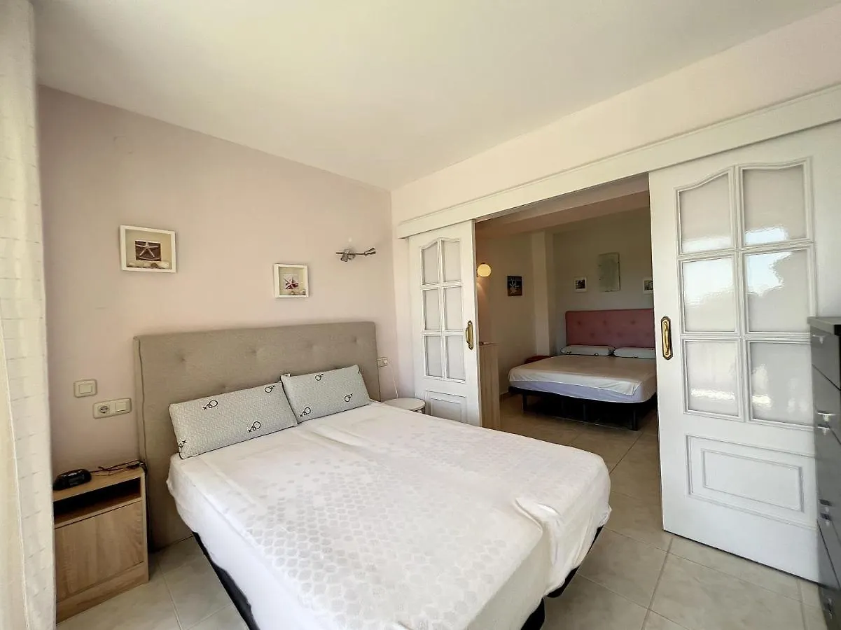 Isla De Roses 1-24 Apartment